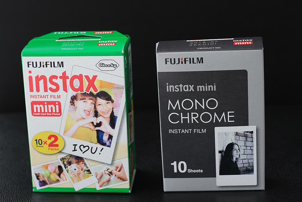 Une sacrée différence de traitement entre les packaging des films couleur et monochrome.