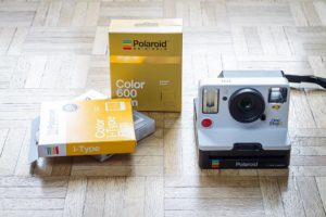 Polaroid OneStep2 et cartouches de films Polaroid Originals