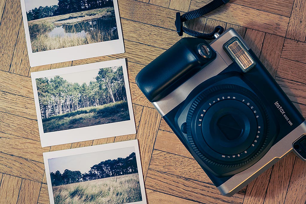 Si vous souhaitez profiter des charmes du format Instax Wide, ce modèle est tout indiqué.