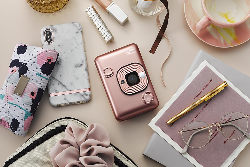 L'Instax Mini LiPlay impressionne par sa compacité très maîtrisée.