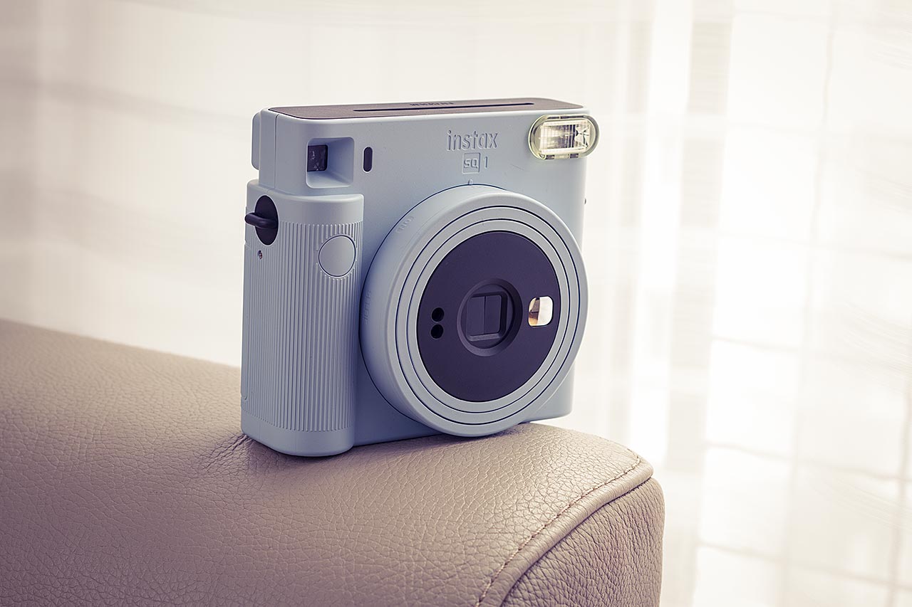 Appareil photo Fujifilm Instax square SQ-1 pour des instantanés